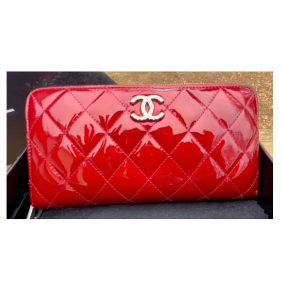 Authentic CHANEL CC Red Quilted Patent Leather Zip Wallet W/ Box - Picture 3 of 17